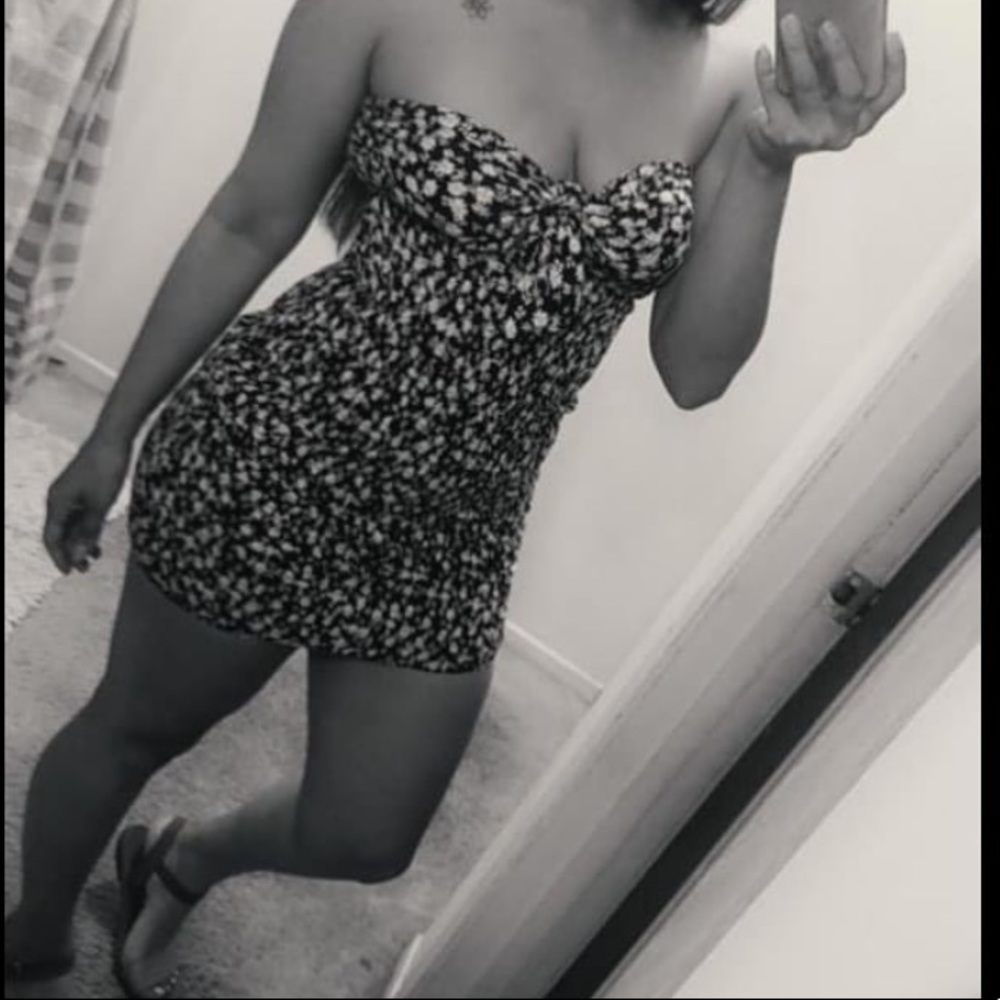 Short daisy deess size medium